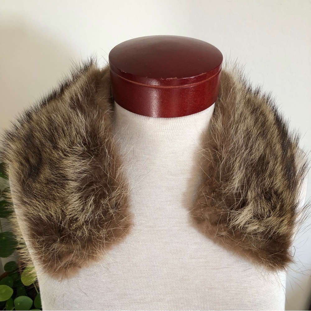 Vintage fur collar! Repurpose onto your own coat jacket or cardigan pin-up 1950s